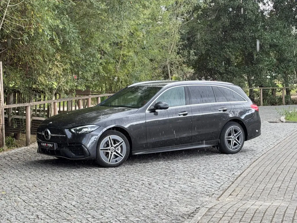 Mercedes-Benz C 300 e AMG Line — fotografia 8