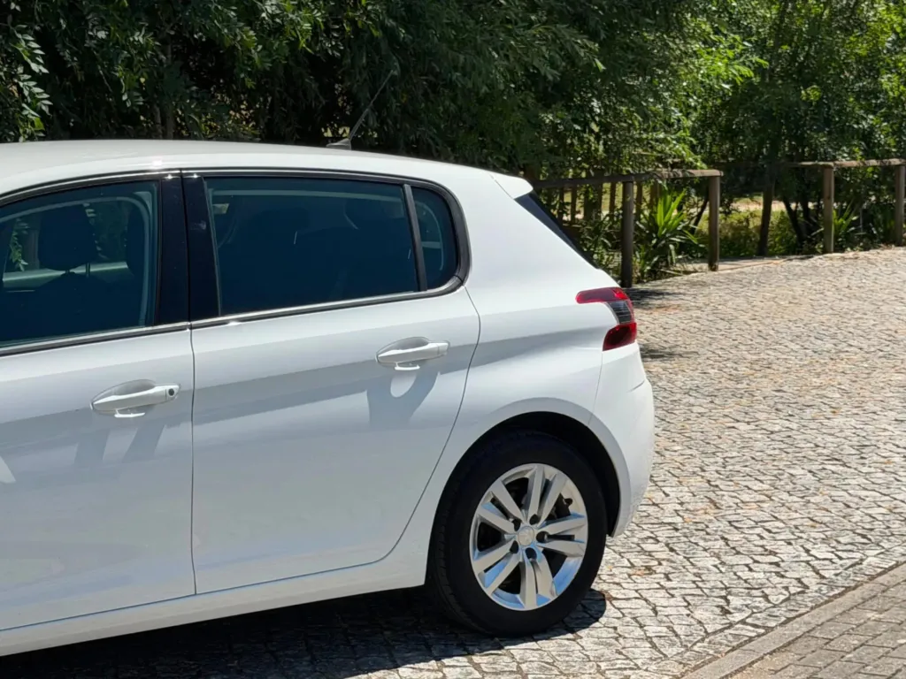 Peugeot 308 1.5 BlueHDi Active Pack — fotografia 3