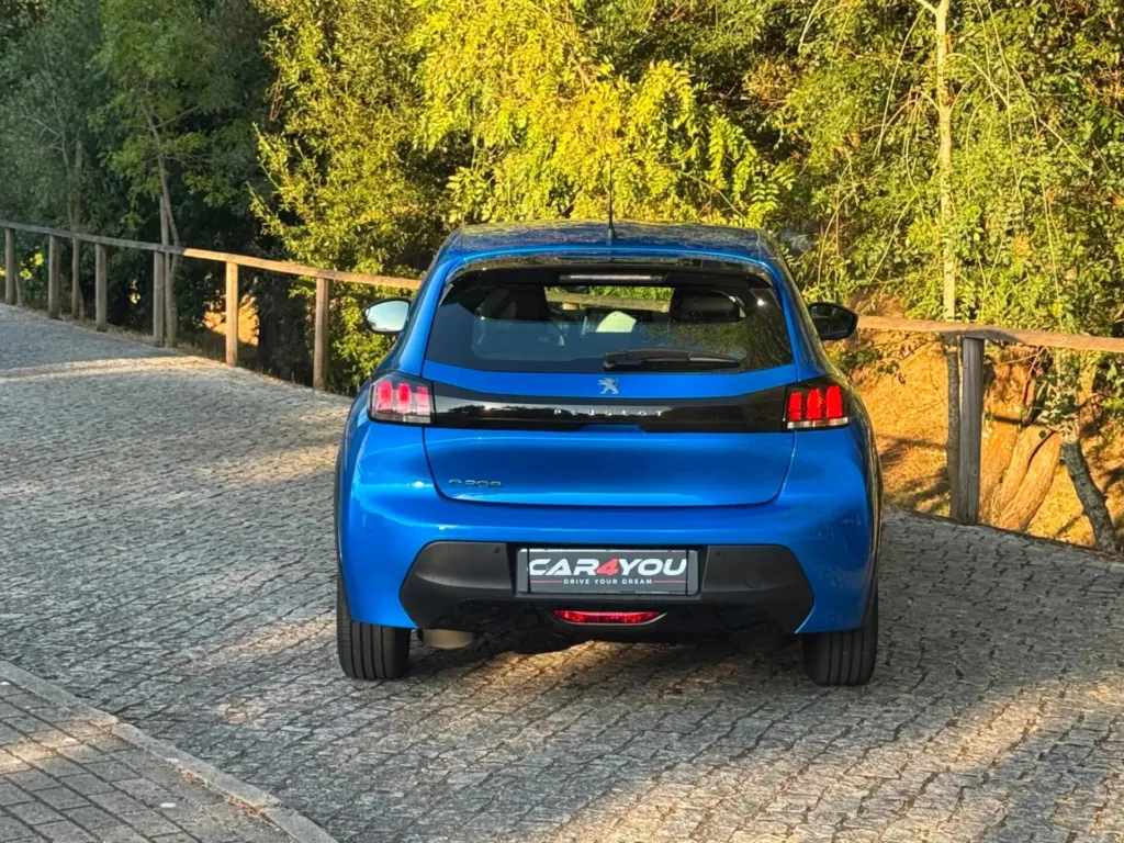 Peugeot e-208 50 kWh Active Pack — fotografia 12