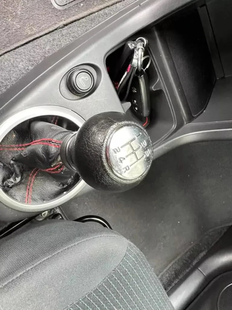 Suzuki Swift 1.3 16V Sport — fotografia 15
