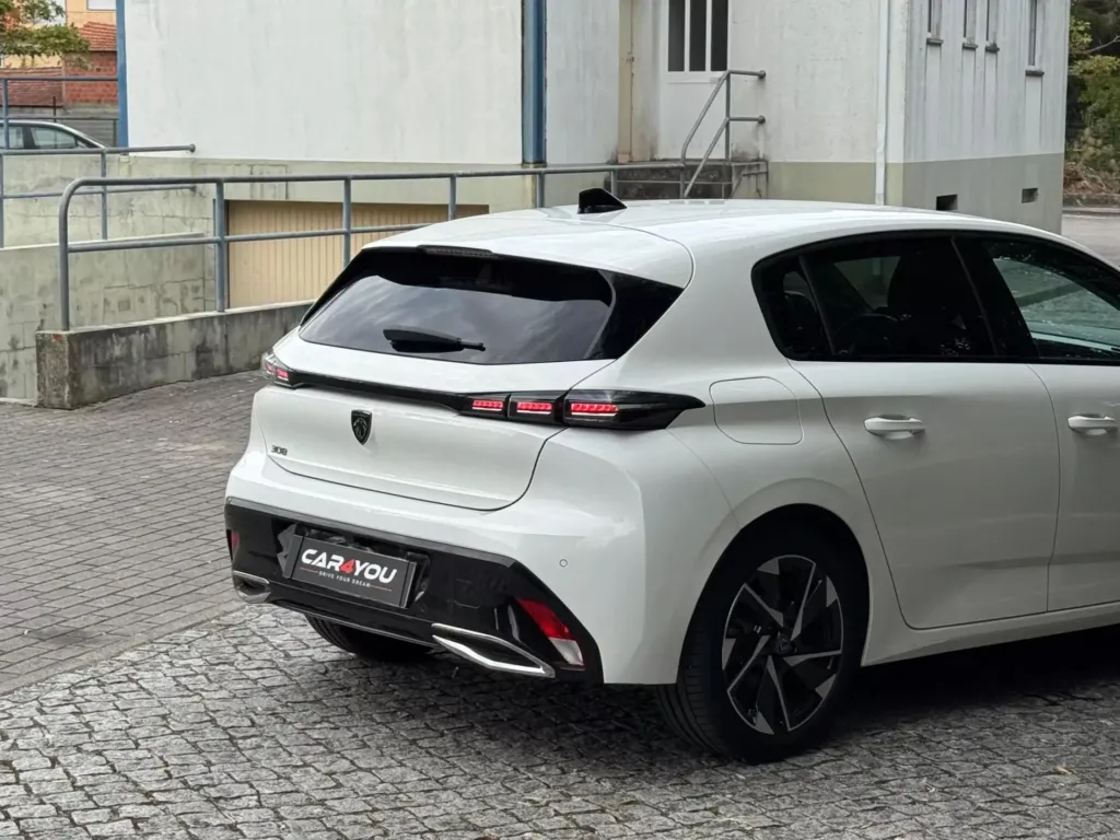 Peugeot 308 1.2 PureTech Allure EAT8 — fotografia 5