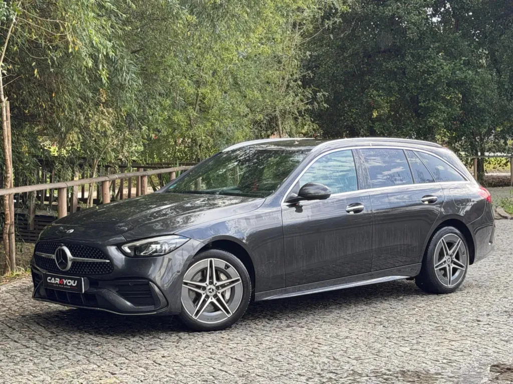 Mercedes-Benz C 300 e AMG Line — fotografia 4