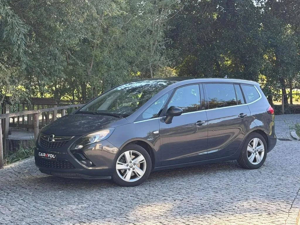 Opel Zafira 1.6 CDTi Executive — fotografia 4