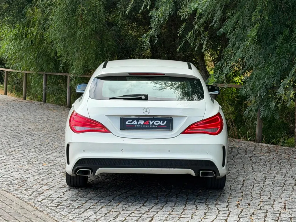 Mercedes-Benz CLA 220 d Shooting Brake AMG Line Aut. — fotografia 13