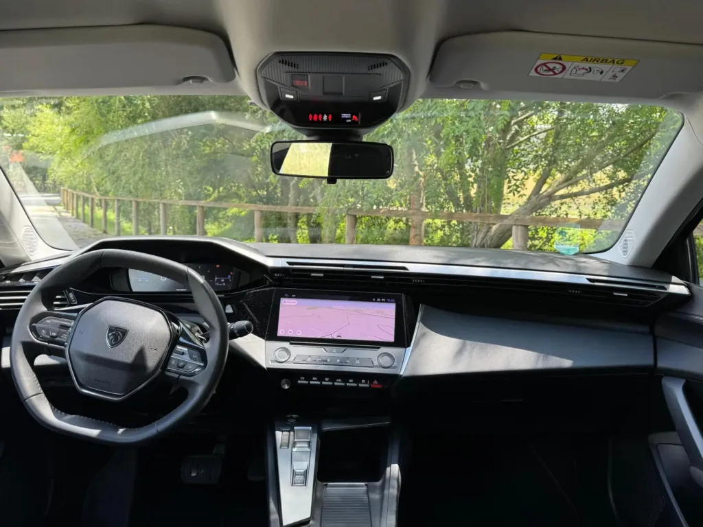 Peugeot 308 PureTech 130 EAT8 Active Pack — fotografia 15