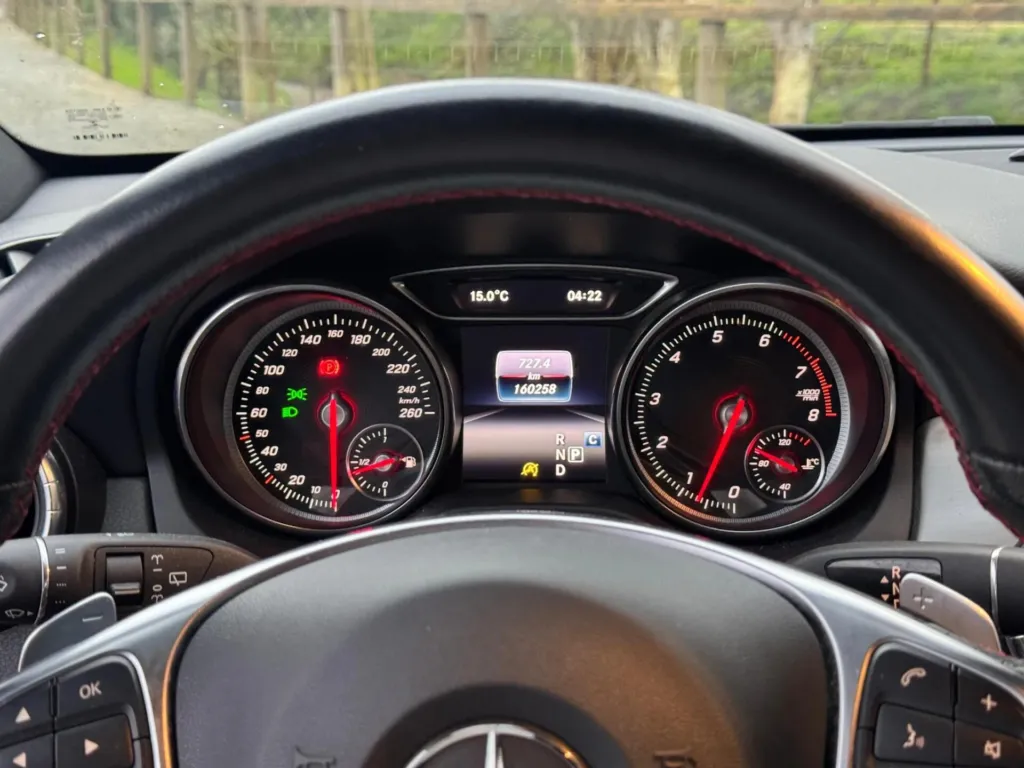 Mercedes-Benz CLA 180 7G-DCT AMG Line — fotografia 19