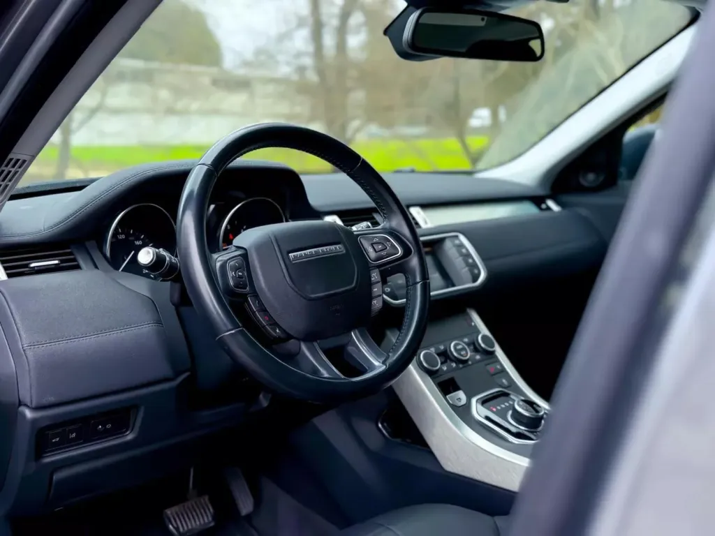 Land Rover Range Rover Evoque 2.0 TD4 SE Dynamic Auto — fotografia 10