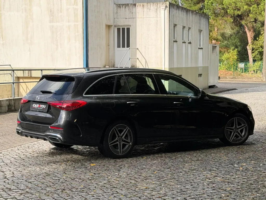 Mercedes-Benz C 300 e AMG Line — fotografia 7