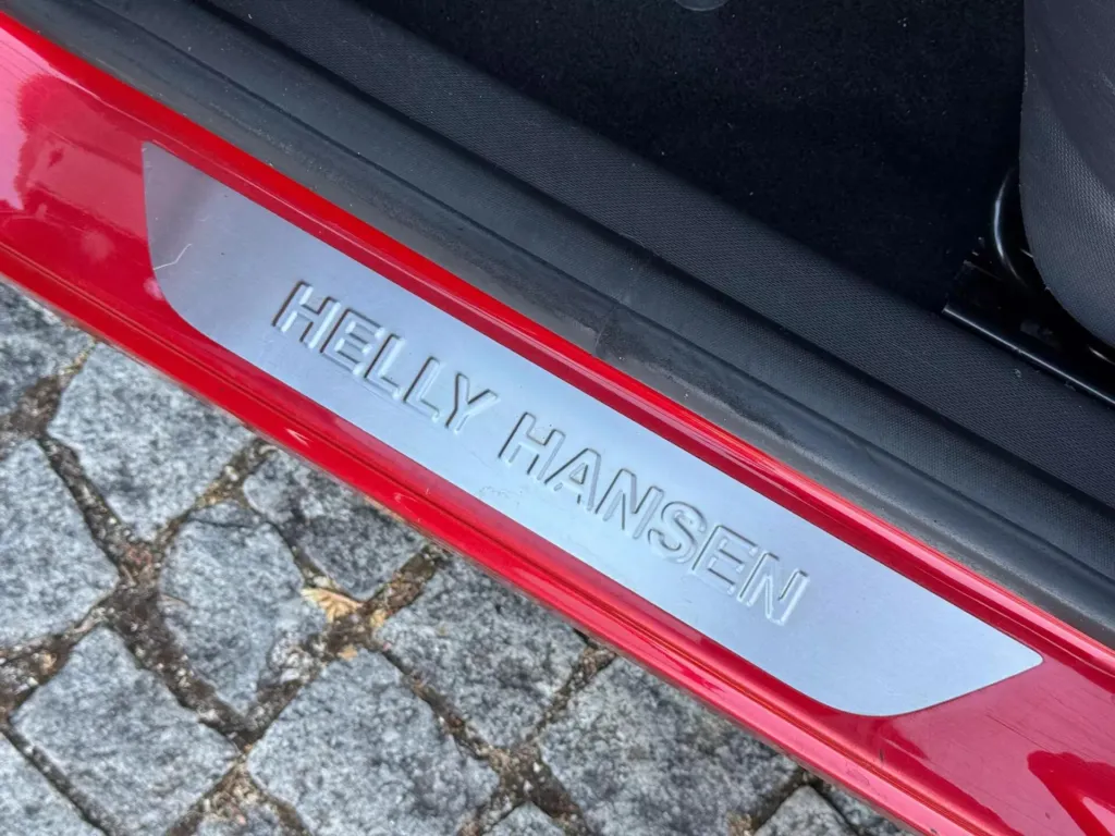 Renault Captur 1.5 dCi Helly Hansen — fotografia 8