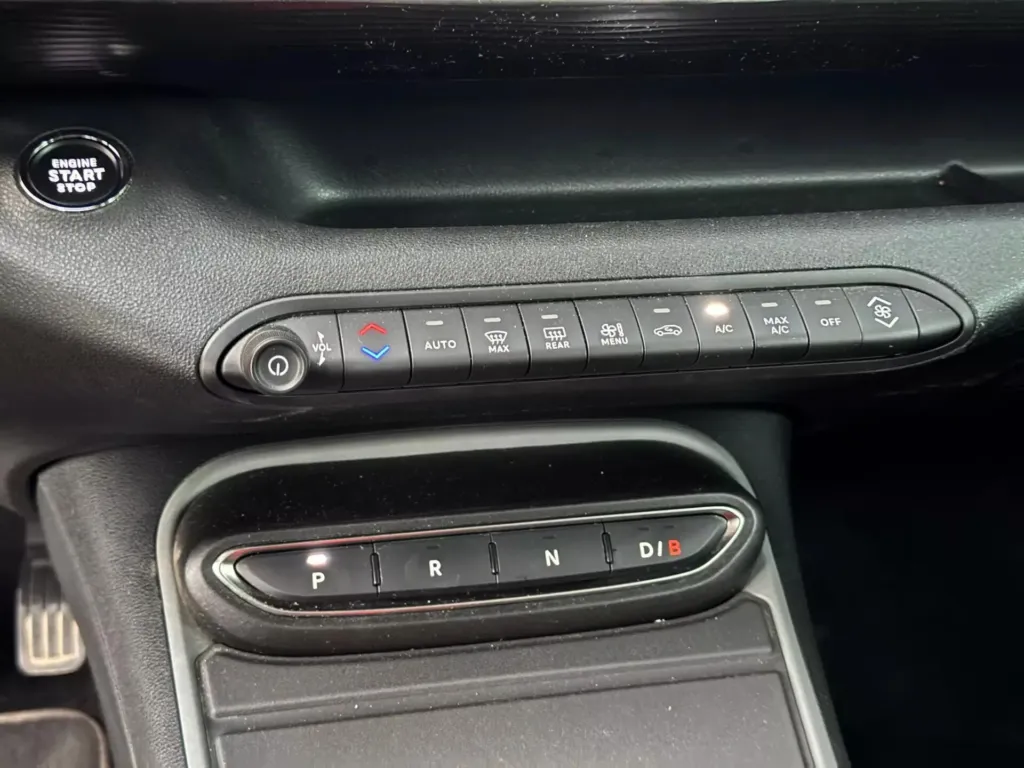 Jeep Avenger 54 kWh Longitude — fotografia 16