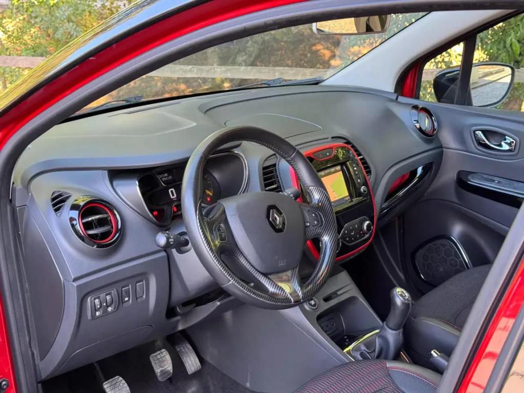 Renault Captur 1.5 dCi Helly Hansen — fotografia 15
