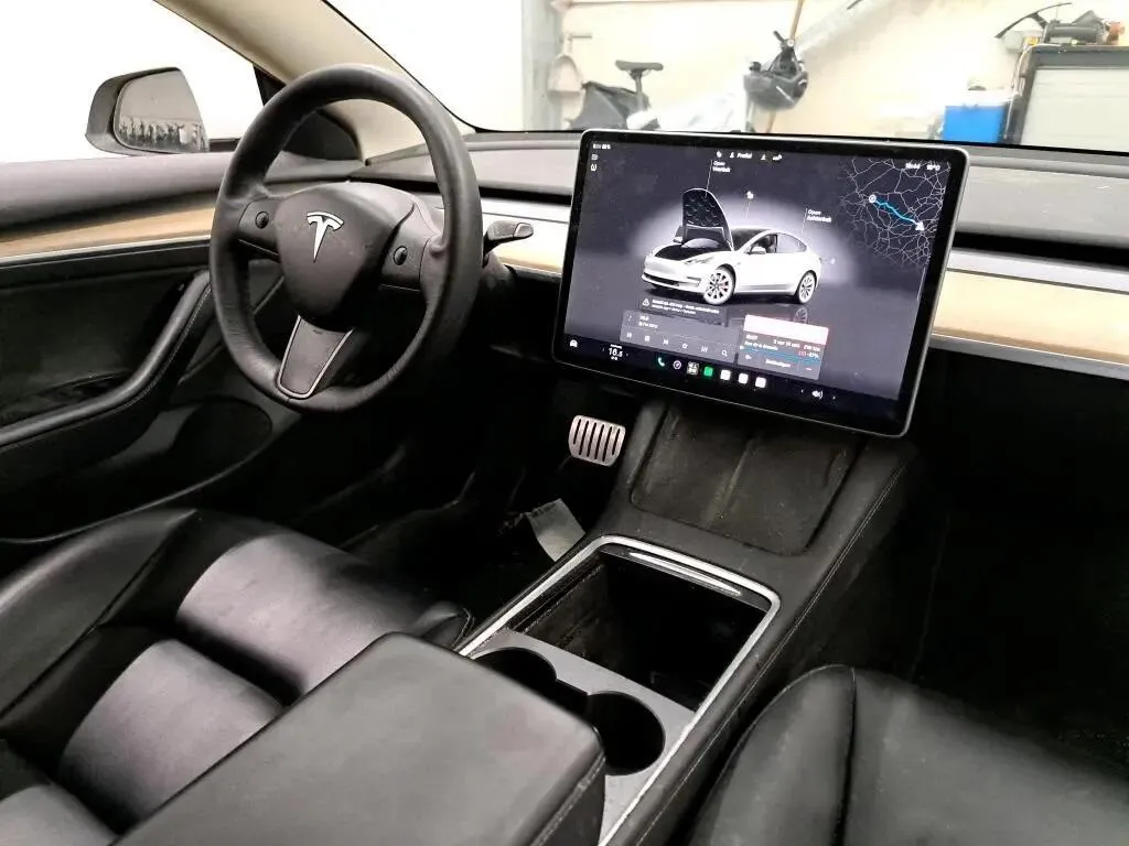 Tesla Model 3 Long Range Tração Integral Premium — fotografia 4