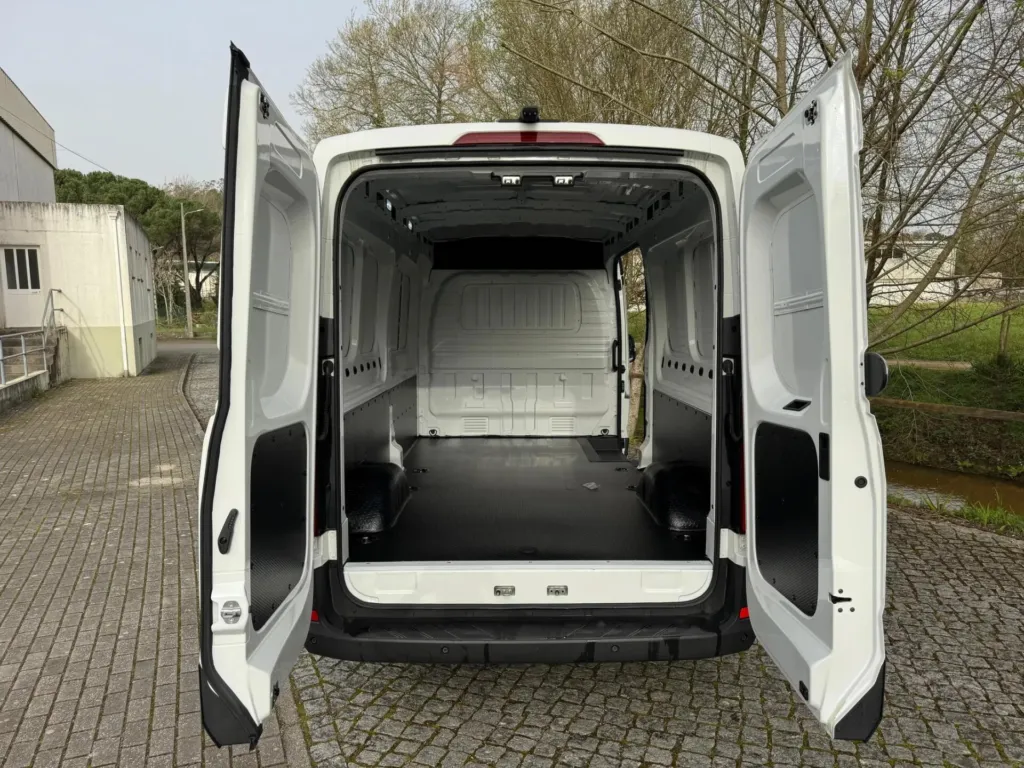 Maxus eDeliver 9 77 kWh L3H2 — fotografia 19