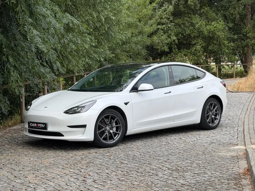 Tesla Model 3 Standard Range Plus RWD — fotografia 7
