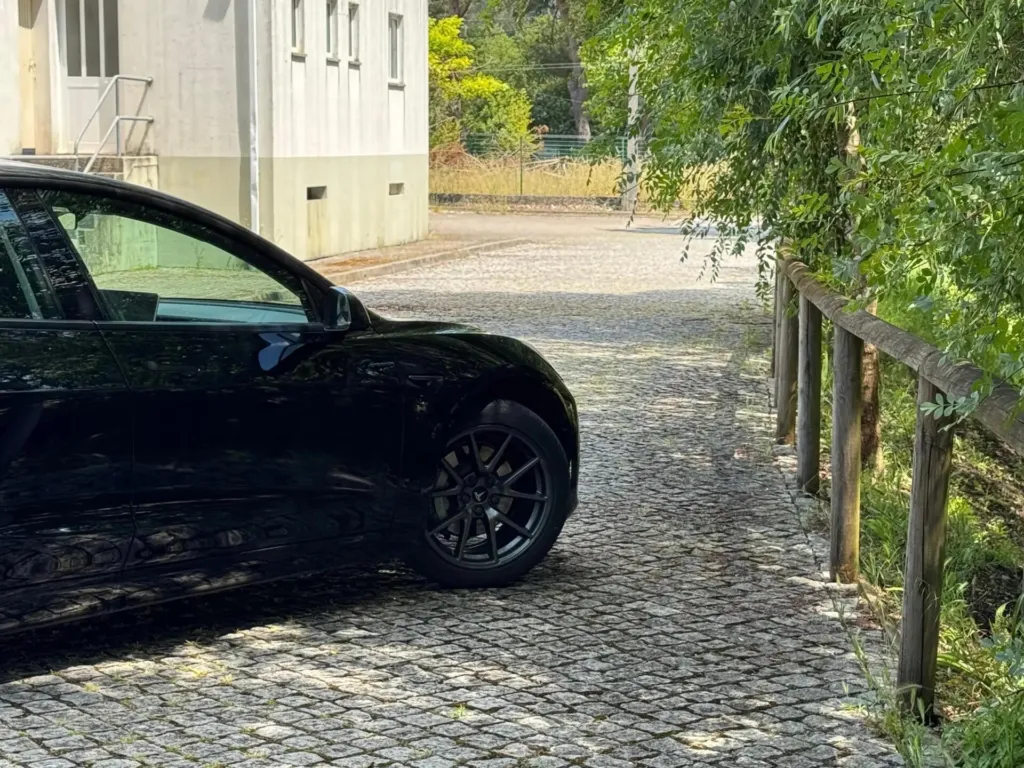 Tesla Model 3 Standard Range Plus RWD — fotografia 6
