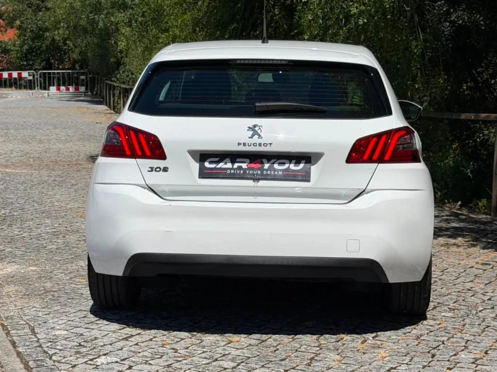 Peugeot 308 1.5 BlueHDi Active Pack — fotografia 18