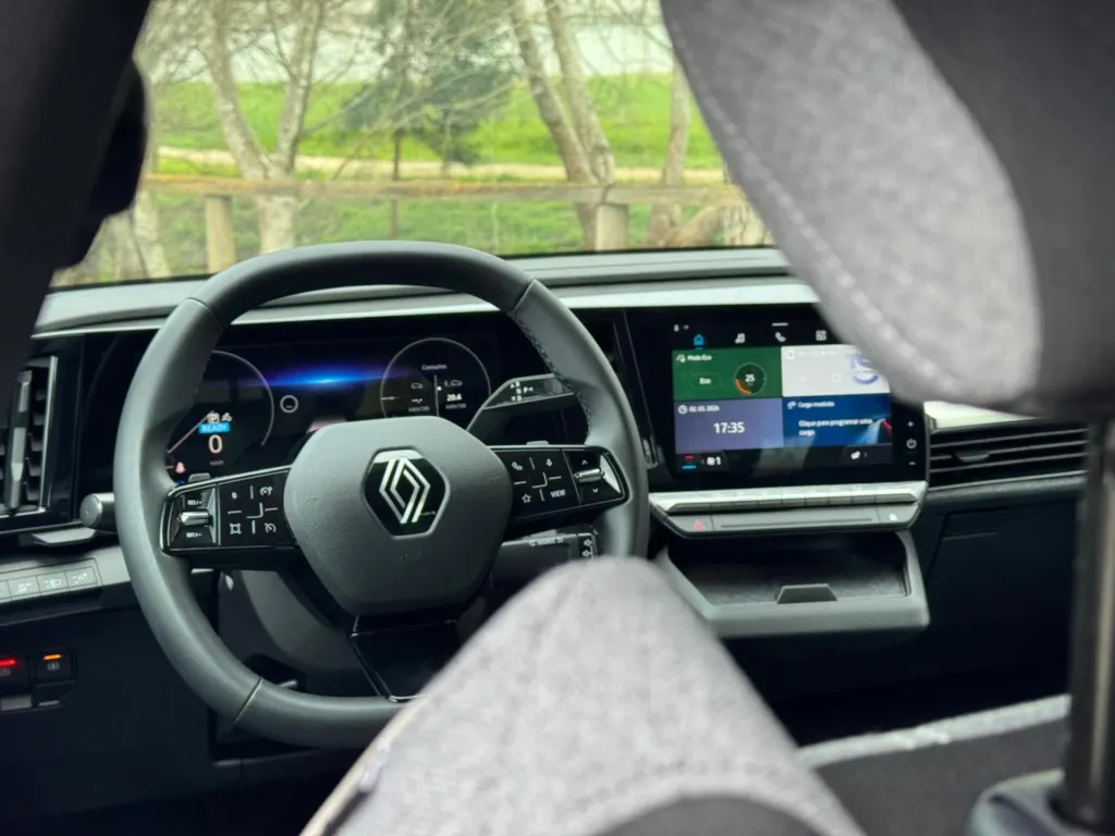 Renault Mégane E-Tech EV60 Equilibre Optimum Charge — fotografia 17