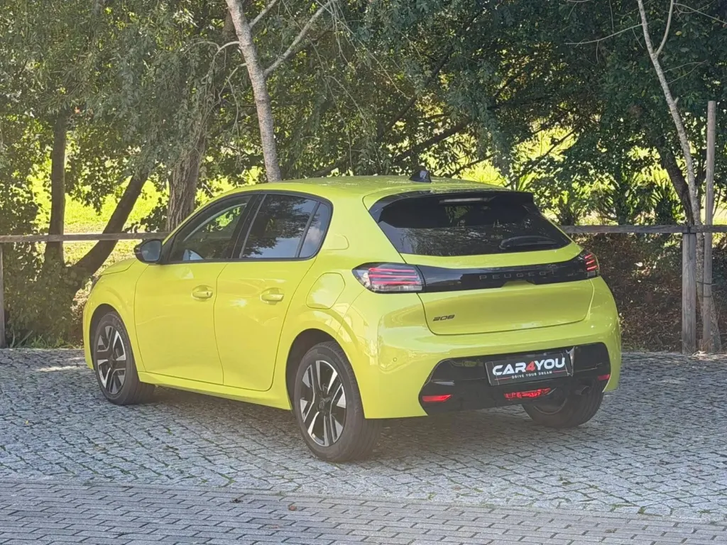 Peugeot 208 1.2 PureTech Allure — fotografia 14