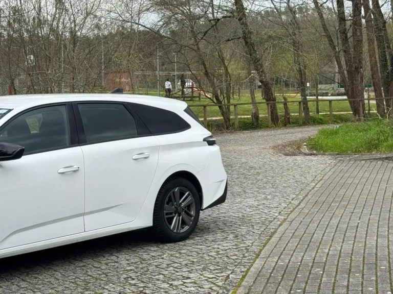 Peugeot 308 SW 1.2 PureTech Active Pack — foto 3