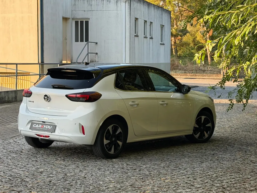 Opel Corsa-e Elegance — fotografia 13