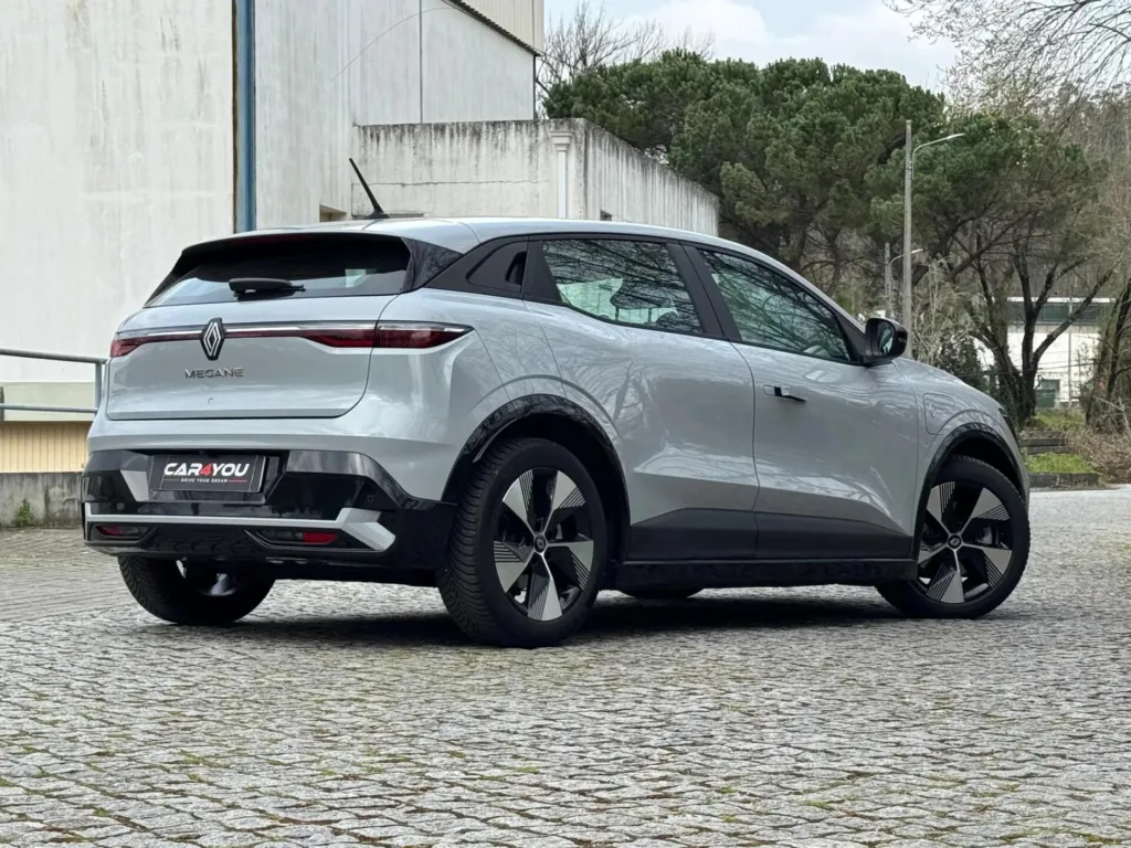 Renault Mégane E-Tech EV60 Equilibre Optimum Charge — fotografia 6