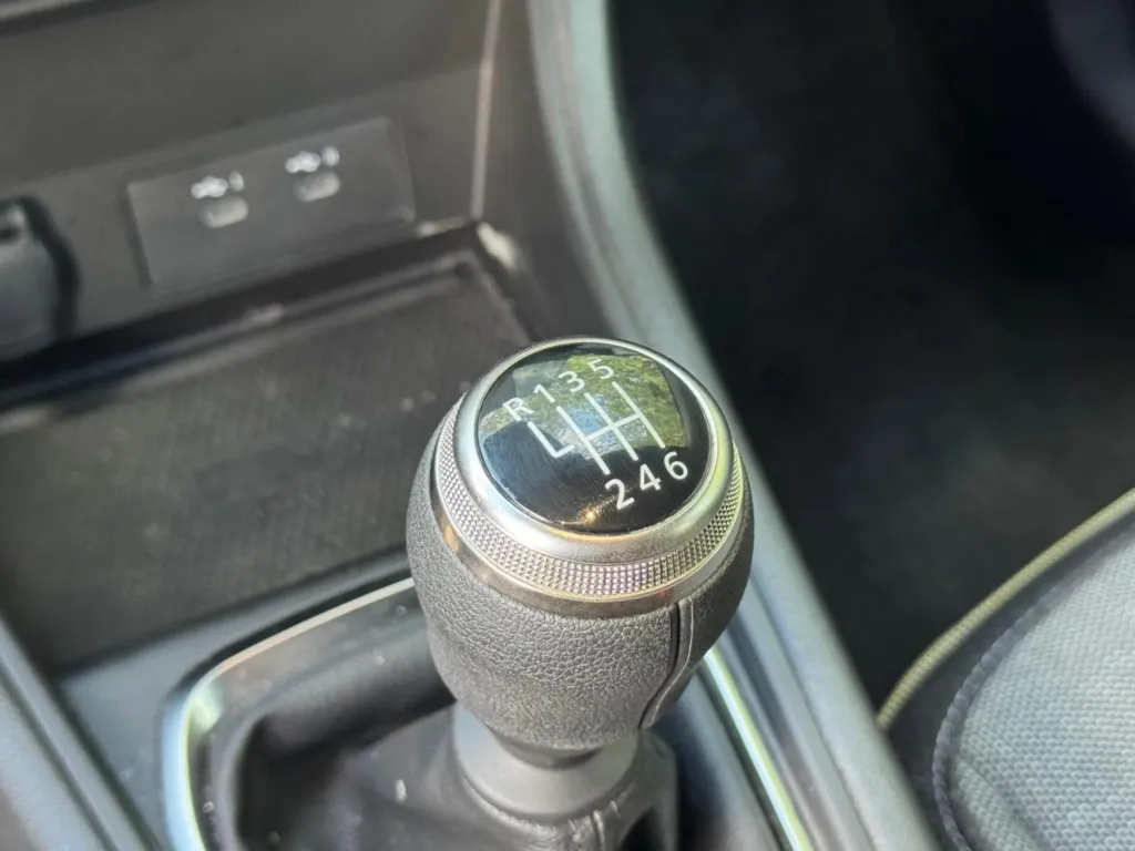 Renault Captur 1.0 TCe Techno — fotografia 18