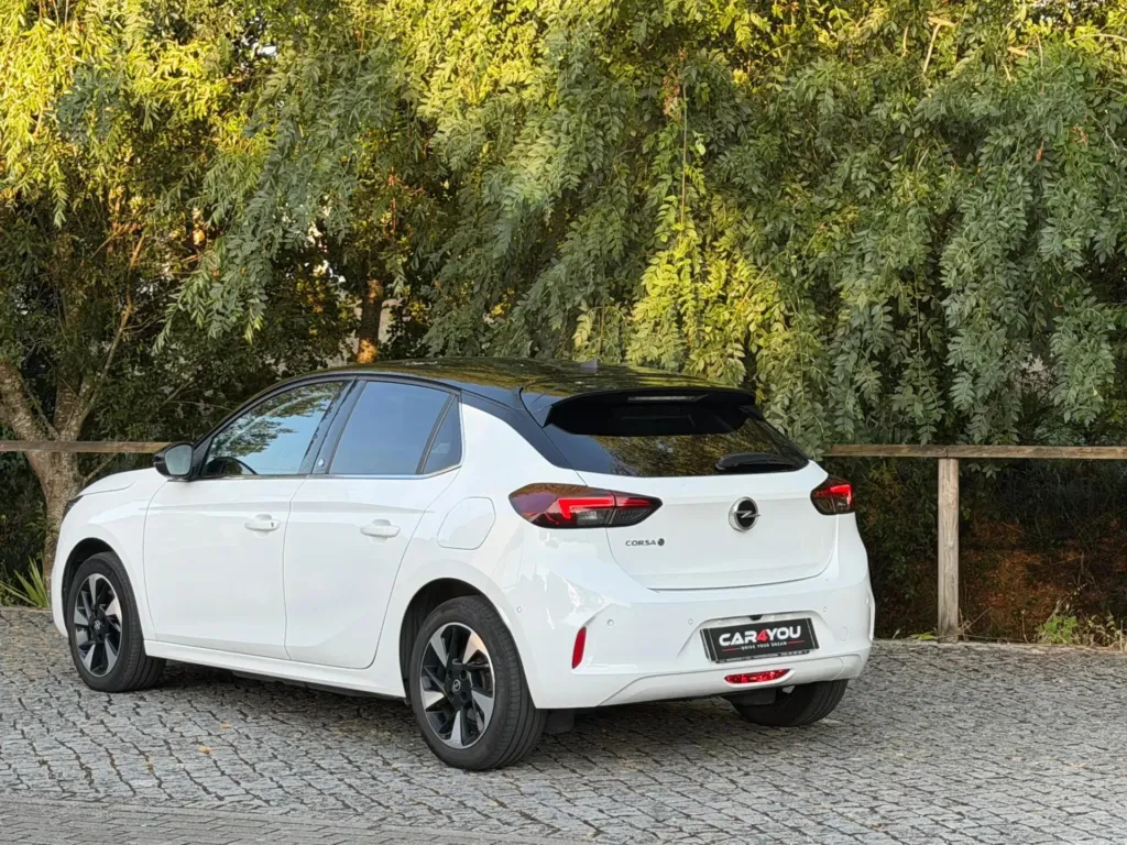 Opel Corsa-e Elegance — fotografia 8
