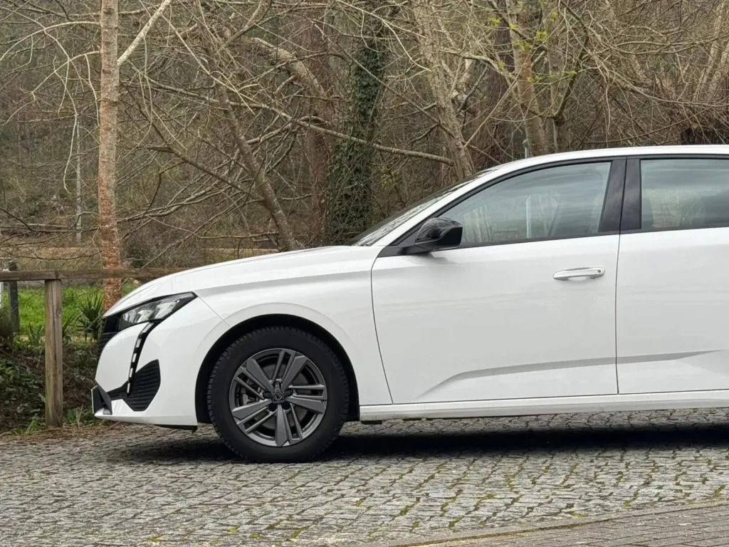 Peugeot 308 SW 1.2 PureTech Active Pack — fotografia 8