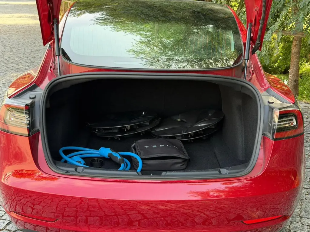 Tesla Model 3 Standard Range Plus RWD — fotografia 19