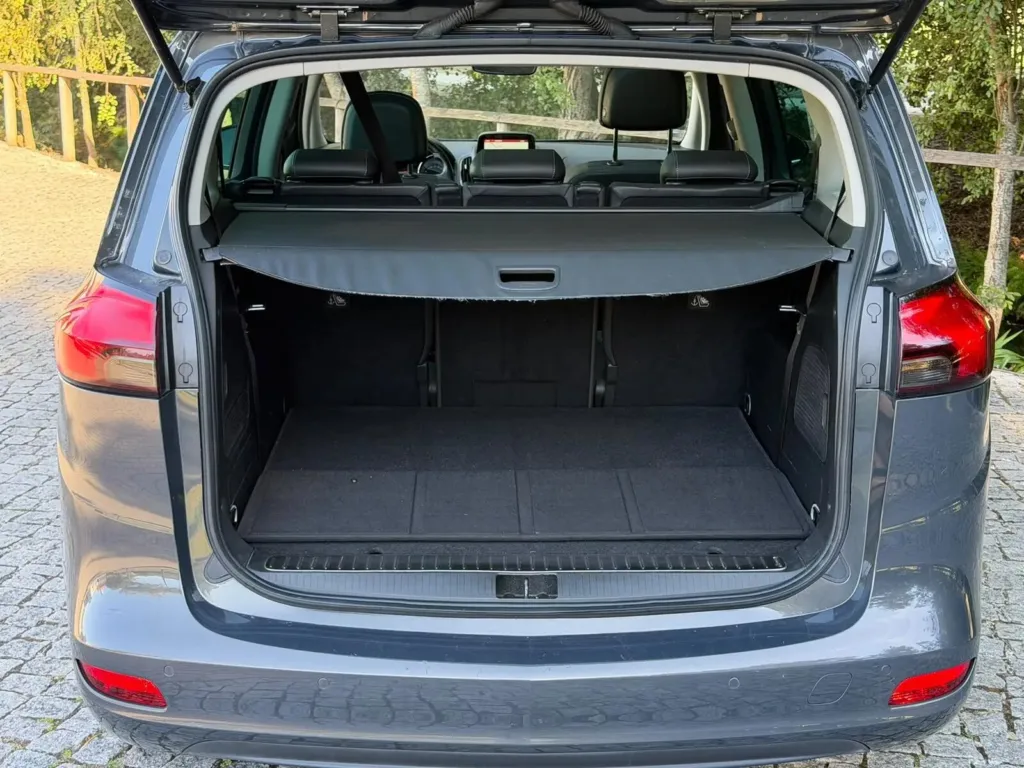 Opel Zafira 1.6 CDTi Executive — fotografia 11