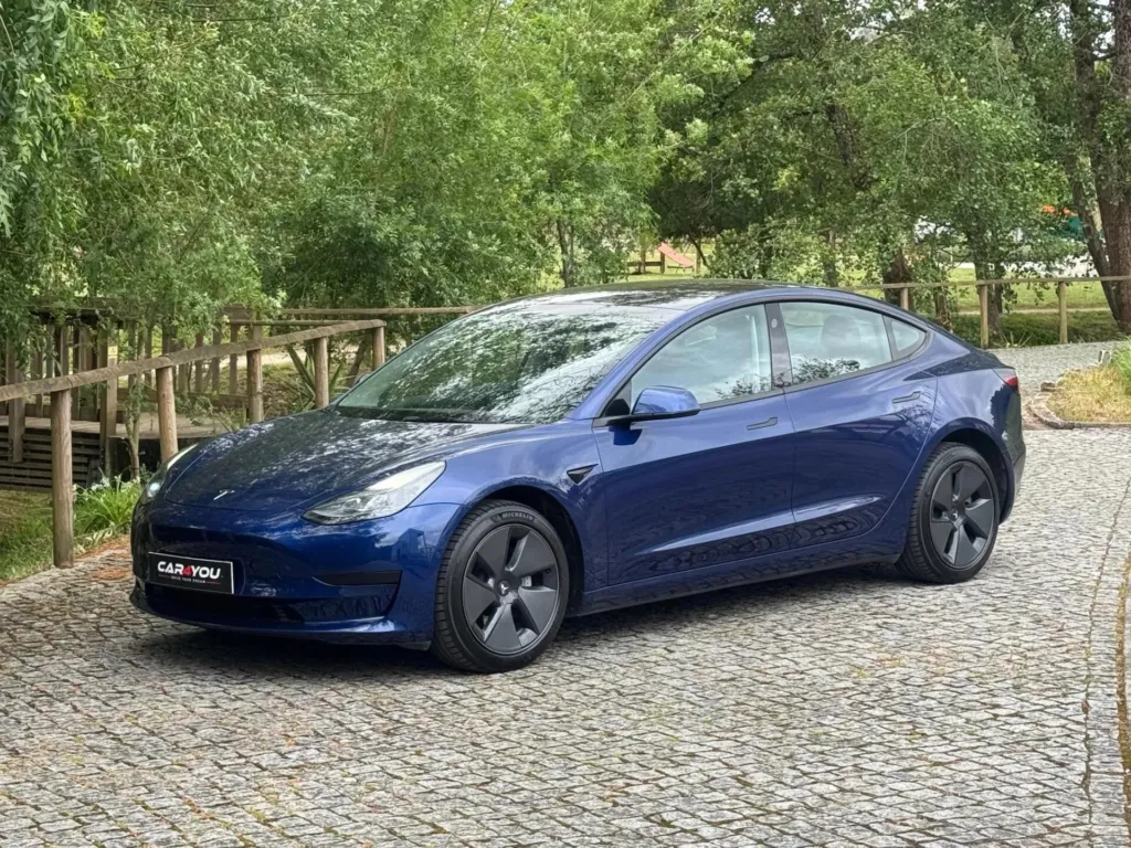 Tesla Model 3 Standard Range Plus RWD — fotografia 4