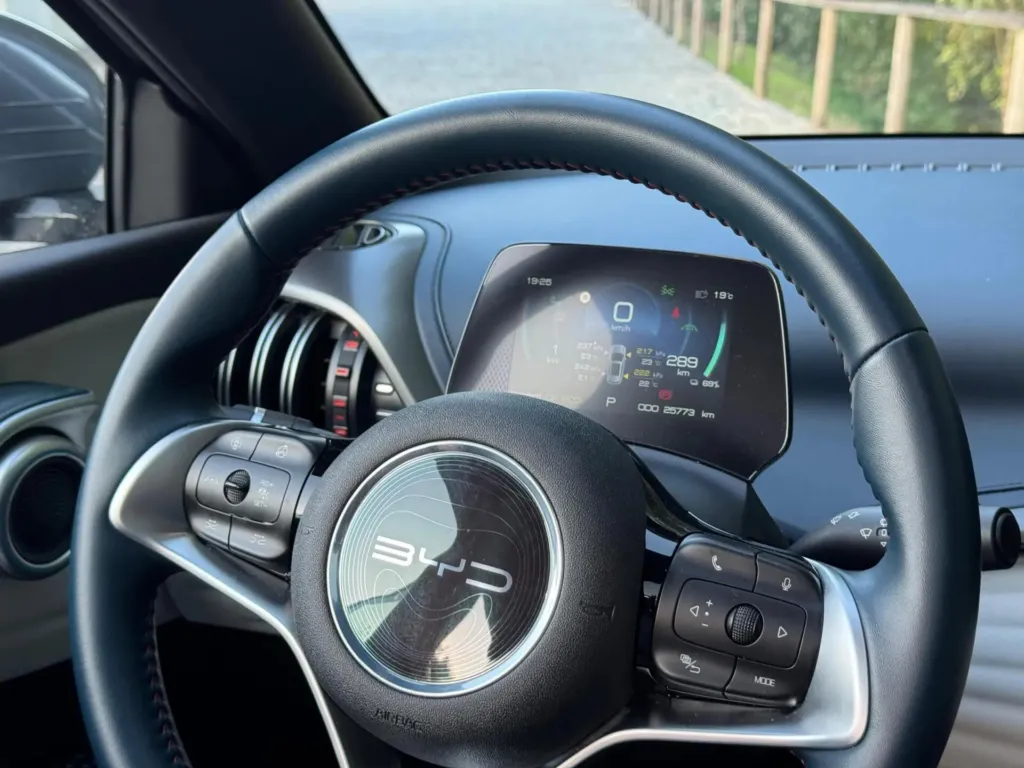 BYD Atto 3 60.48 kWh Comfort — fotografia 17