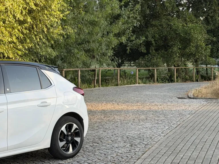 Opel Corsa-e Elegance — foto 3