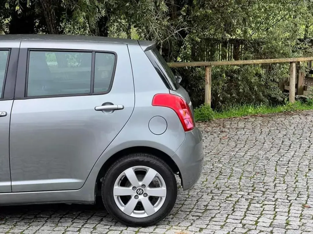 Suzuki Swift 1.3 16V Sport — fotografia 8