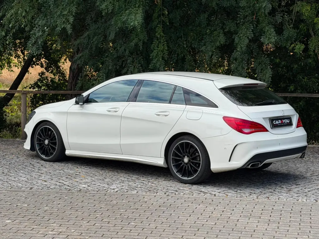 Mercedes-Benz CLA 220 d Shooting Brake AMG Line Aut. — fotografia 7