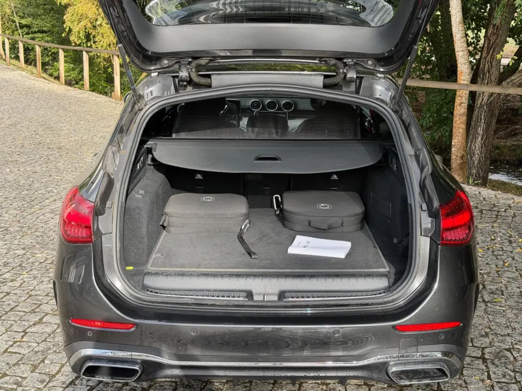 Mercedes-Benz C 300 e AMG Line — fotografia 14