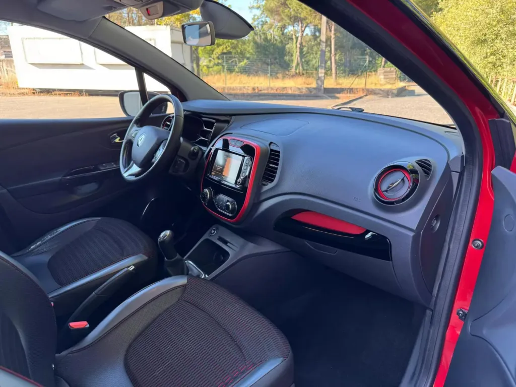 Renault Captur 1.5 dCi Helly Hansen — fotografia 18