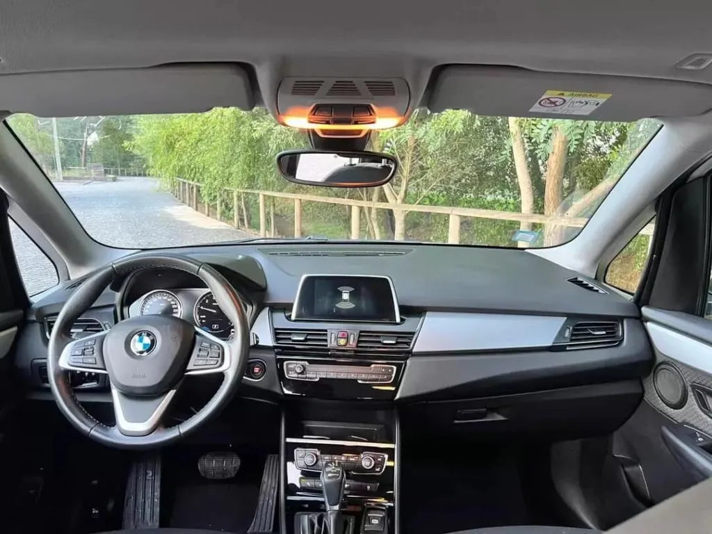 BMW 225xe Active Tourer Advantage — fotografia 18