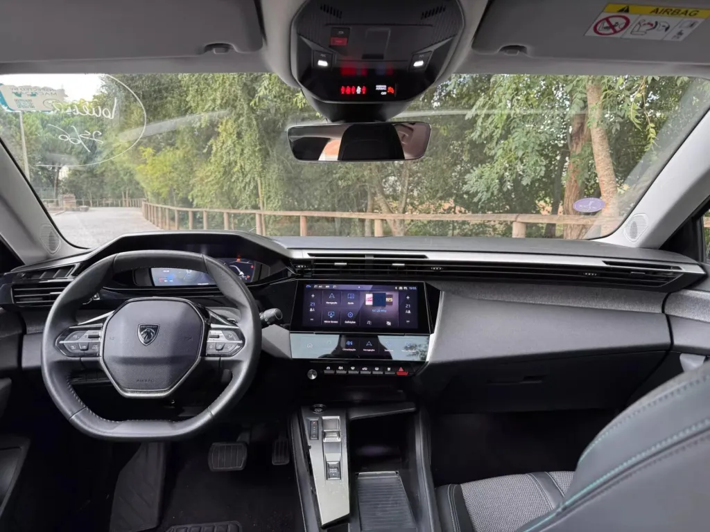 Peugeot 308 1.2 PureTech Allure EAT8 — fotografia 12