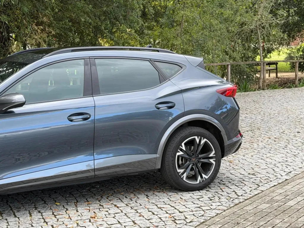 Cupra Formentor 1.4 e-Hybrid DSG — fotografia 3