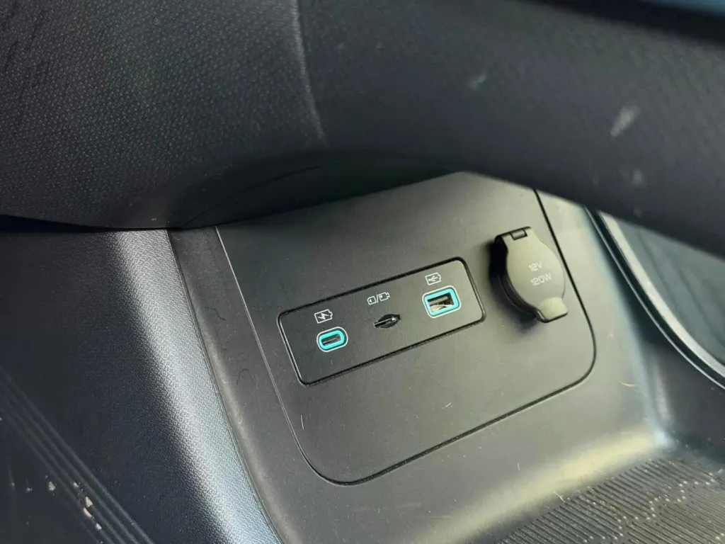 BYD Atto 3 60.48 kWh Design — fotografia 18