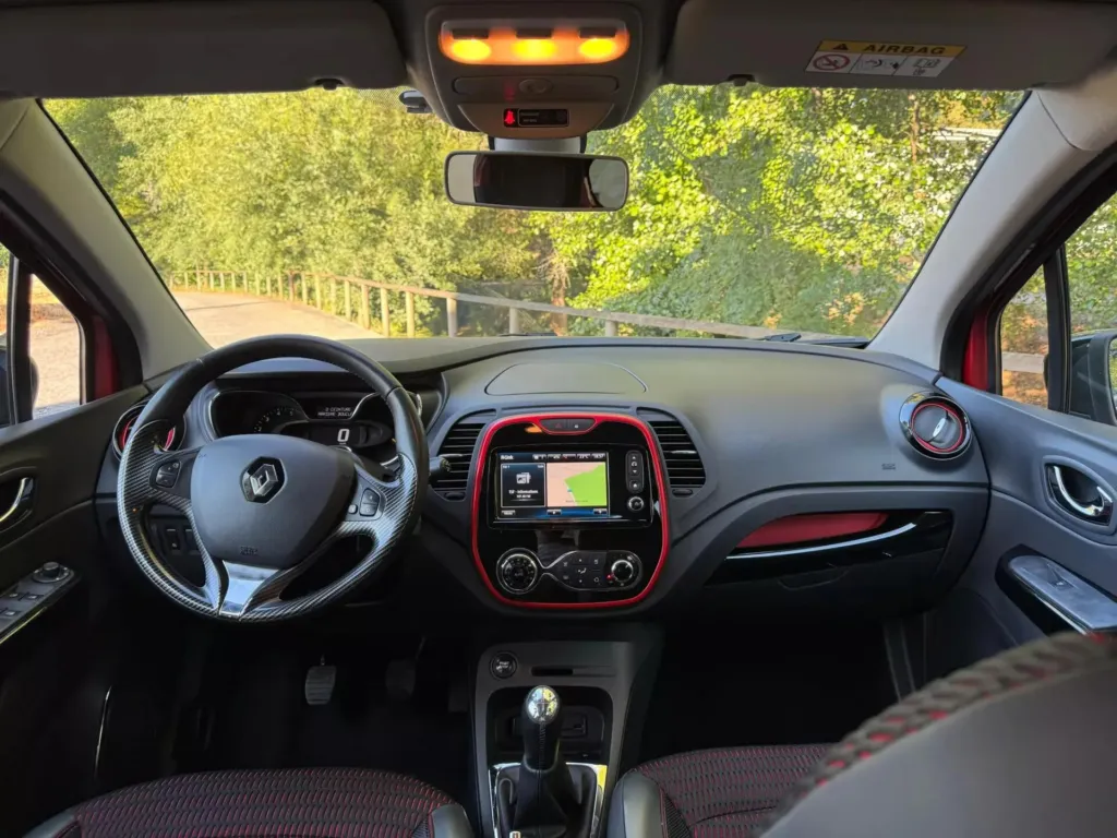 Renault Captur 1.5 dCi Helly Hansen — fotografia 9