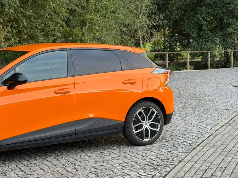 MG MG4 64 kWh Luxury — foto 3
