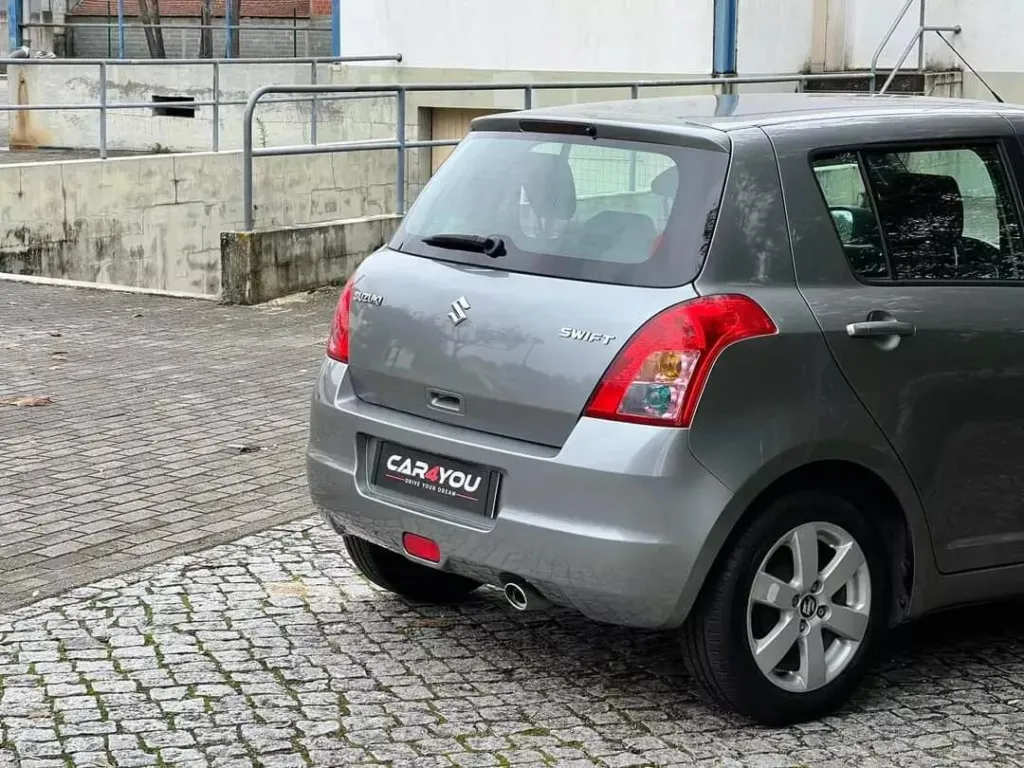 Suzuki Swift 1.3 16V Sport — fotografia 5