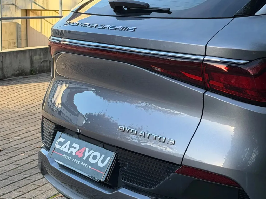 BYD Atto 3 60.48 kWh Design — fotografia 17