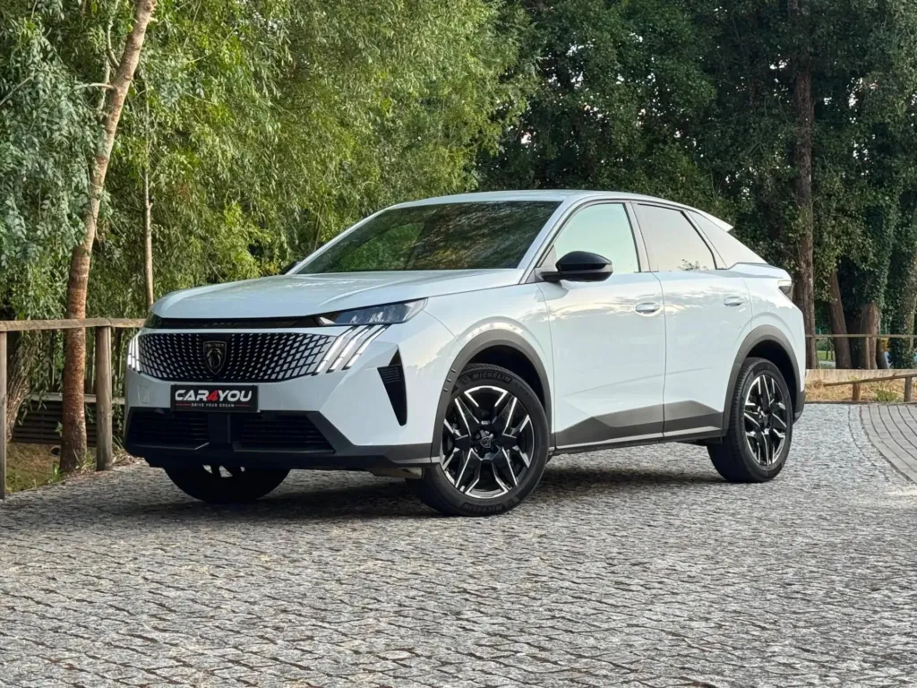 Peugeot 3008 1.2 Hybrid Allure e-DCS6 — fotografia 4