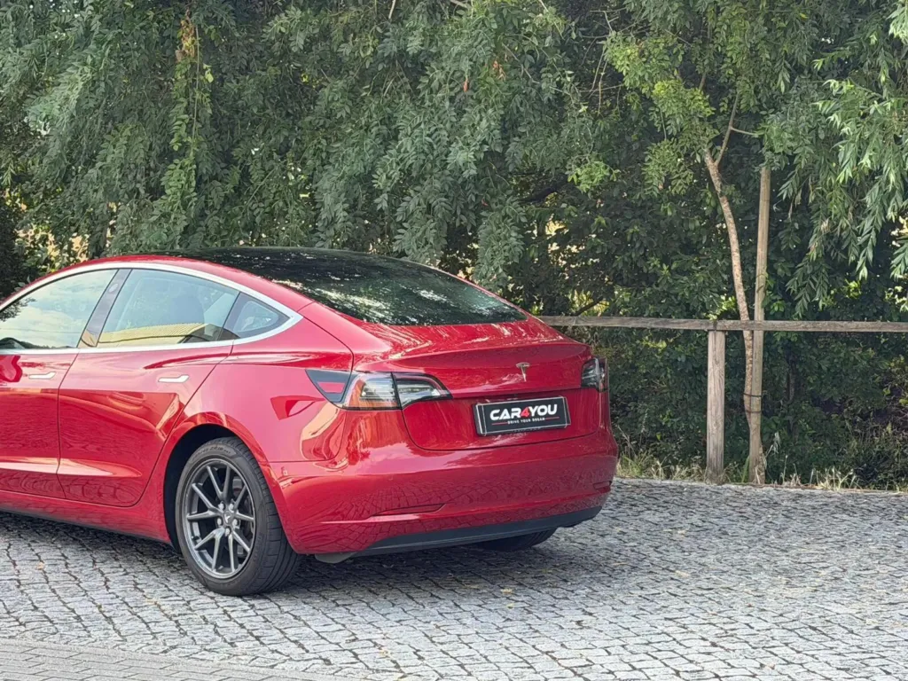 Tesla Model 3 Standard Range Plus RWD — fotografia 15