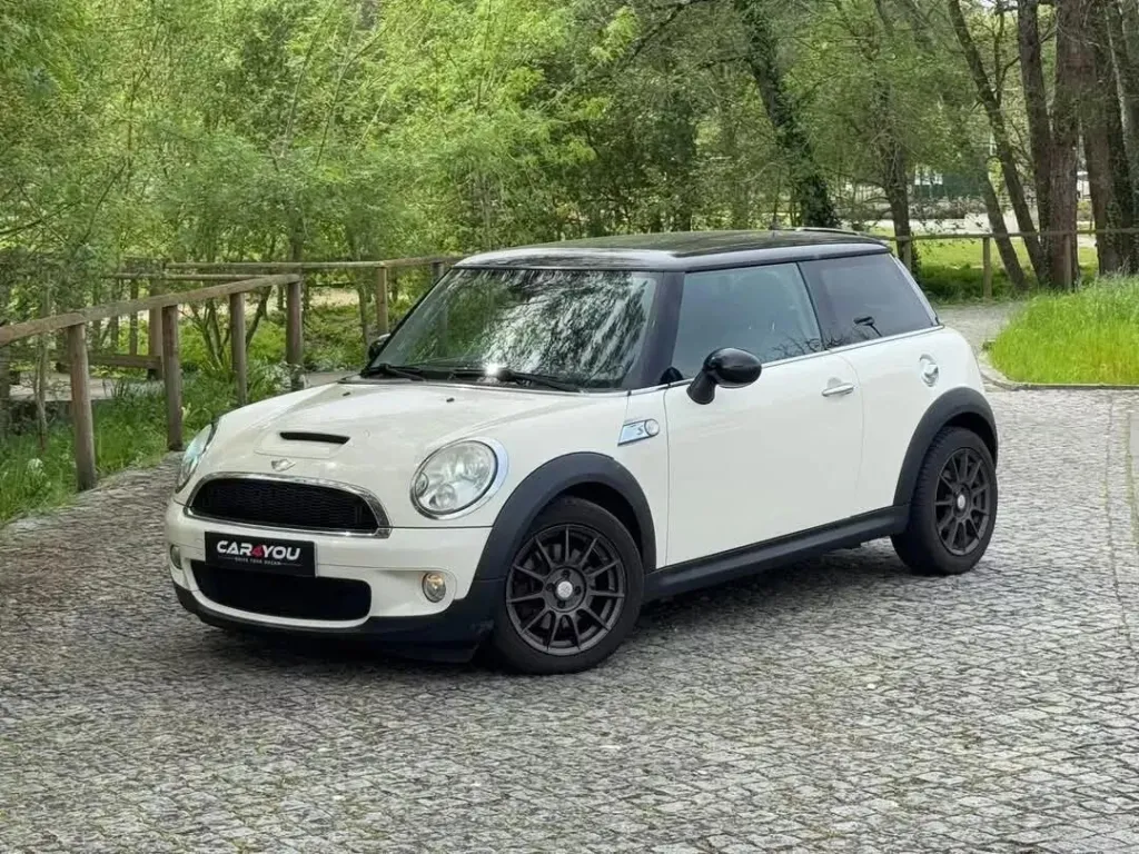 Mini 3 Portas Cooper S — fotografia 1