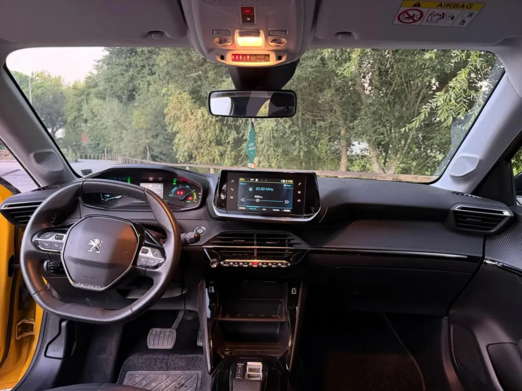 Peugeot e-208 50 kWh Active Pack — fotografia 7