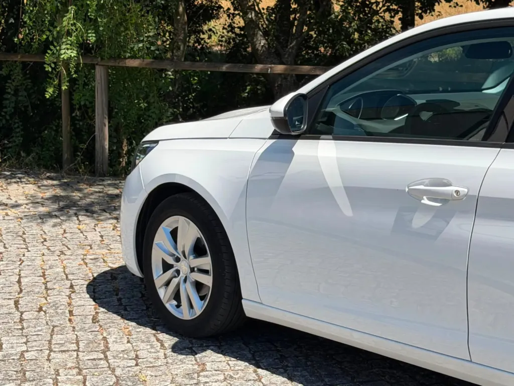 Peugeot 308 1.5 BlueHDi Active Pack — fotografia 11